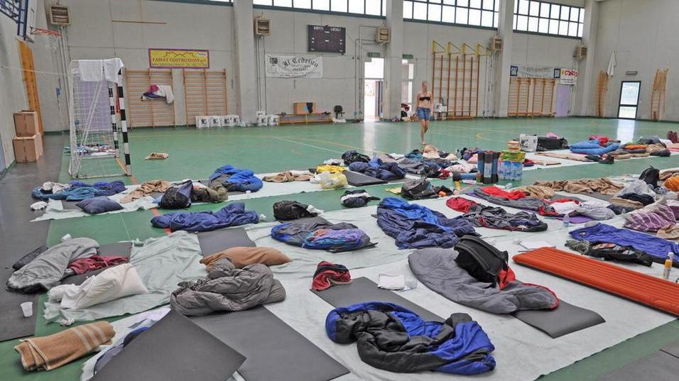 Maltempo: ancora una notte da sfollati per 80 turisti - Foto