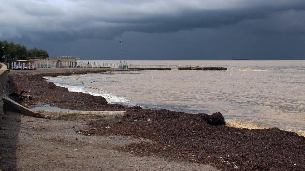 Spiaggia dei Tre Ponti chiusa per 5 giorni da lunedì