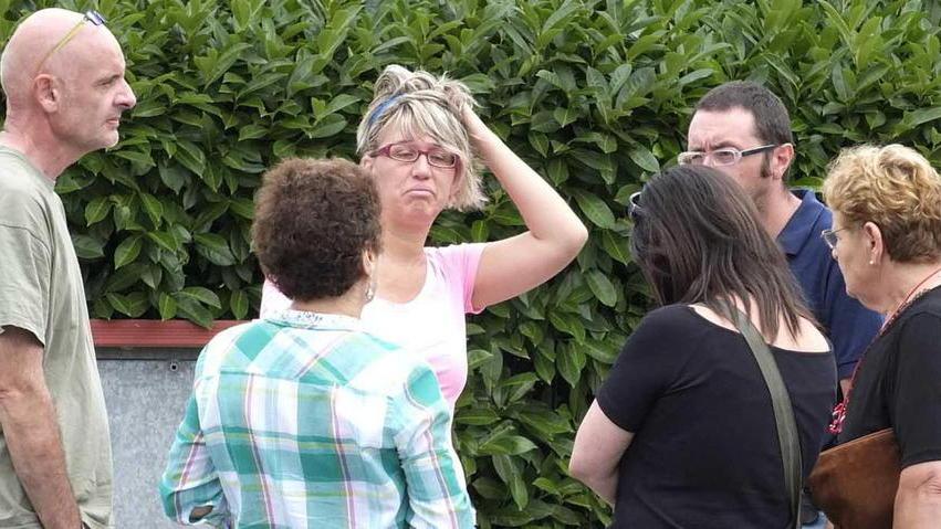 Familiari in attesa che la salma sia restituita