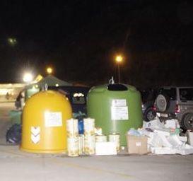 Spazzatura nel piazzale d’alaggio