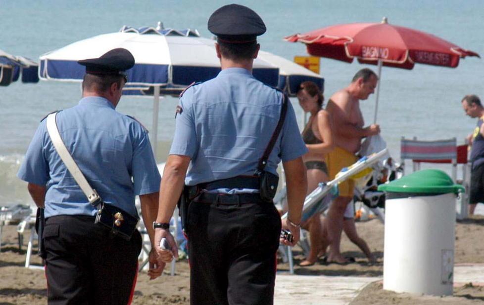 Arrestato dopo il furto sotto l’ombrellone 