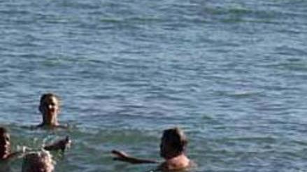 Cinquale, il sindaco revoca il divieto di balneazione