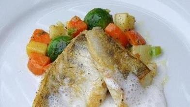 Pesce con panna e scalogno