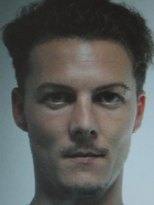 Arrestato corriere con un carico d’oro 