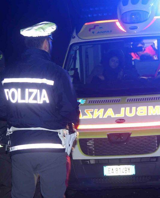 A1, auto sbanda: un morto, quattro feriti 