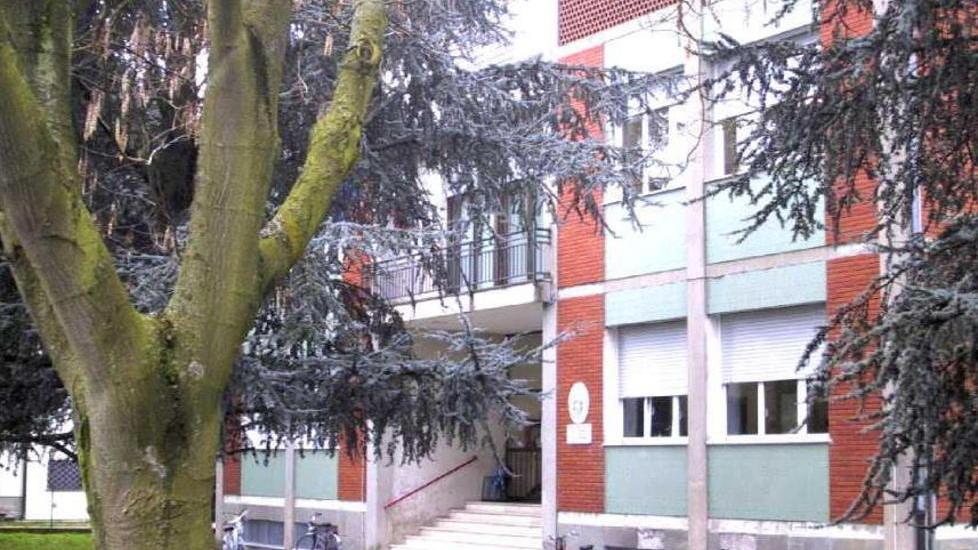 Il CdP tinteggerà le tre aule della scuola media