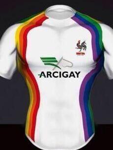 L’Arcigay sulle maglie dei Roosters Rugby