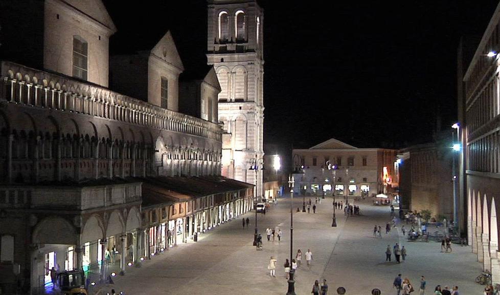 La piazza sotto una nuova luce 