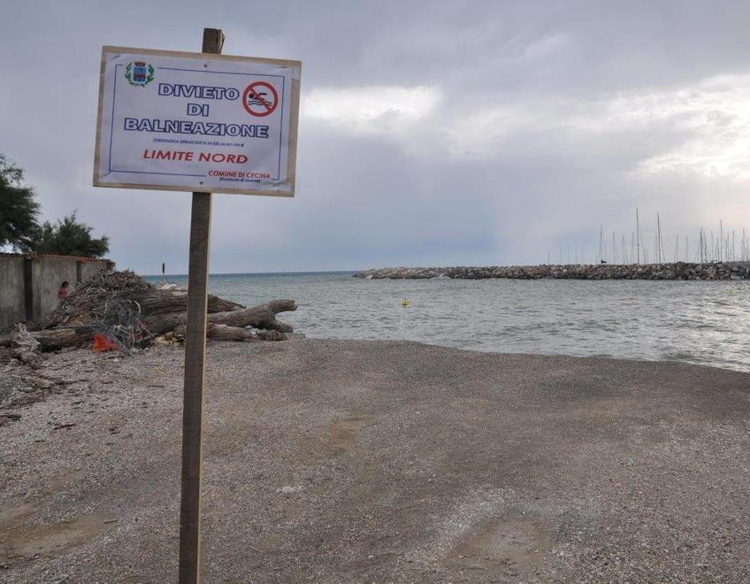 Cecina e Rosignano tre divieti di balneazione 