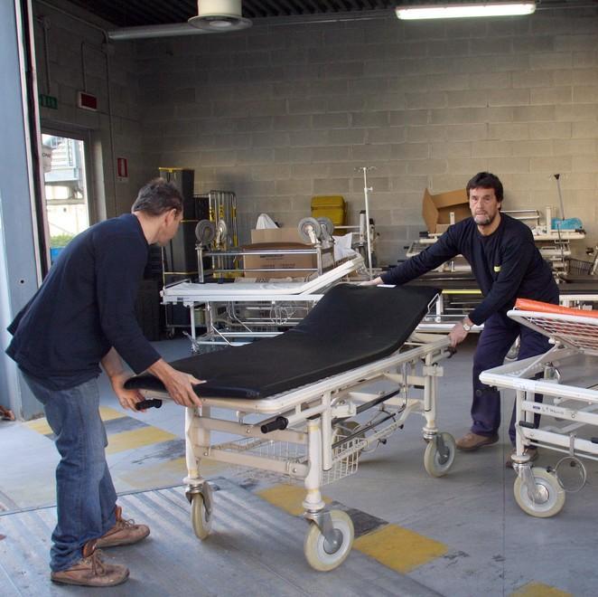 Ospedale Santa Maria, mobilitazione contro l’esternalizzazione del servizio barelle 
