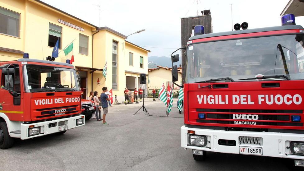 Cane insegue un istrice e resta incastrato in un cunicolo