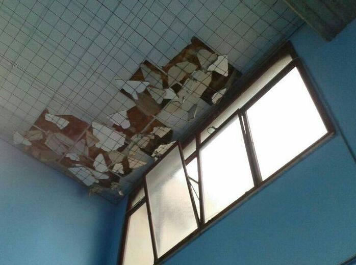 Nuovo crollo alle elementari don Bosco 