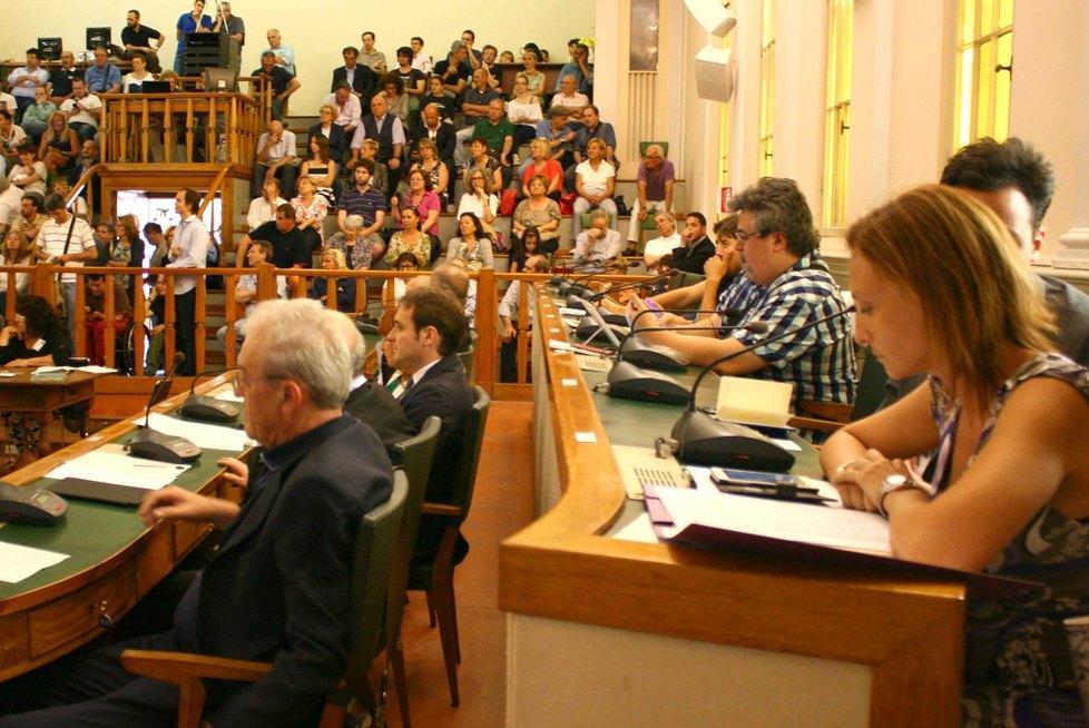 Accordo sull'area vasta: opposizioni contro il sindaco
