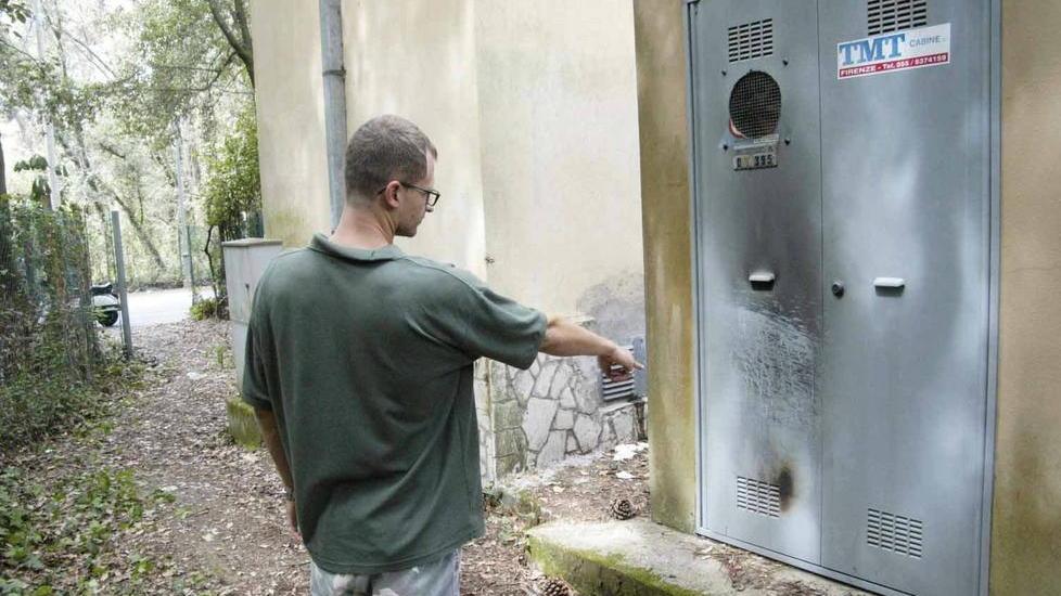 Prato, con una speciale macchinetta riducevano il consumo di energia elettrica