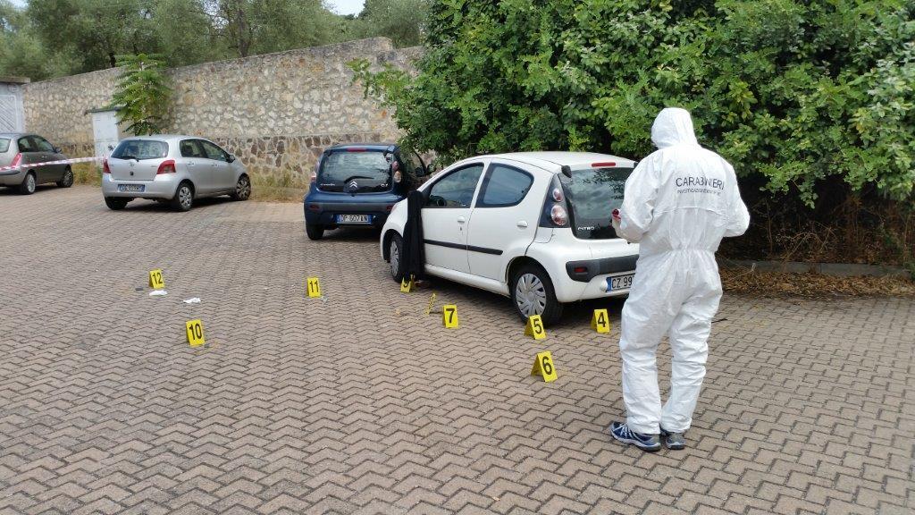 Sassari, 37enne picchiata e accoltellata dal marito: è grave