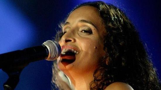 «Noa è pro Palestina»: salta il live di Milano