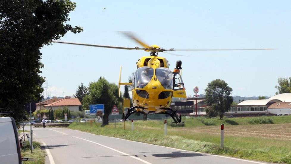 Grave quindicenne di Prato investito da un’auto