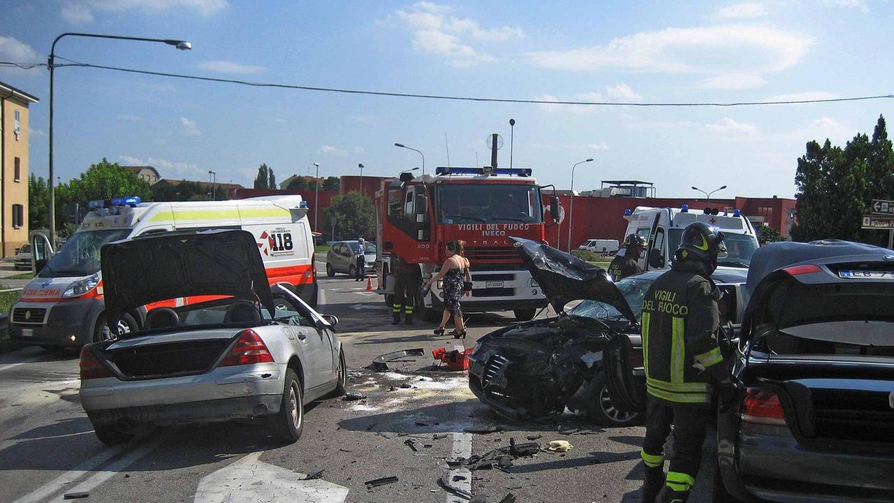 L'immagine dello schianto tra 4 auto, sette i feriti