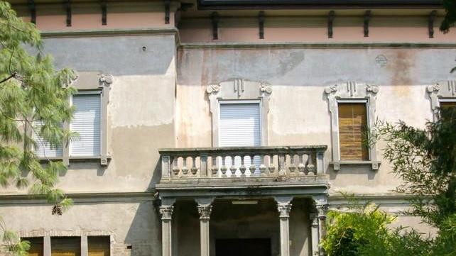 Tentano di assaltare villa, due arrestati