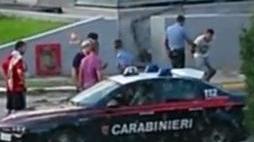 Inseguito per strada dalla guardia giurata dopo un furto