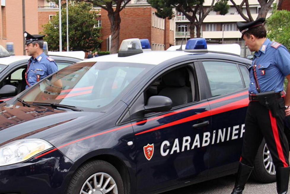 Picchia la moglie incinta che vuole lasciarlo