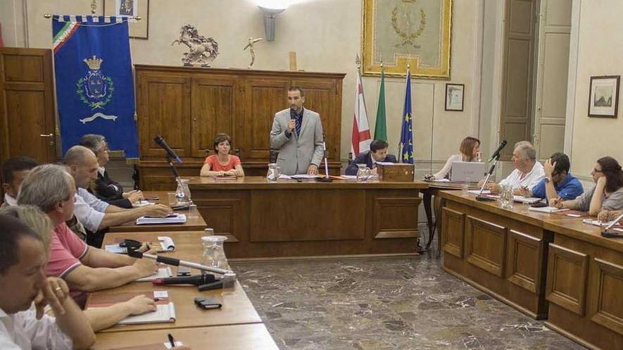 Calci vota il bilancio no alla tassa di soggiorno