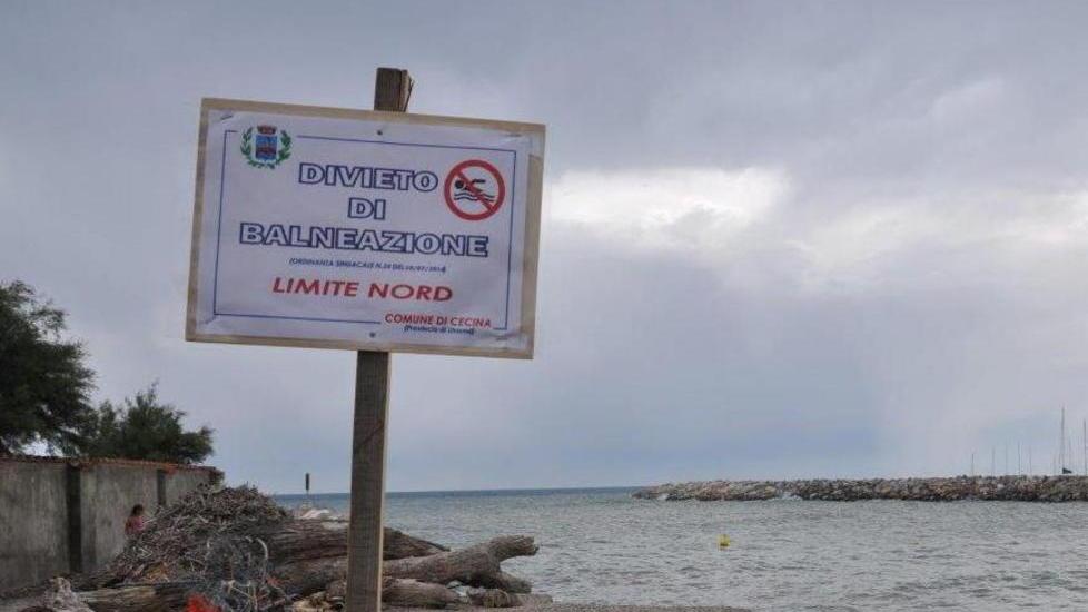 Ancora divieto di balneazione a Bocca di Cecina