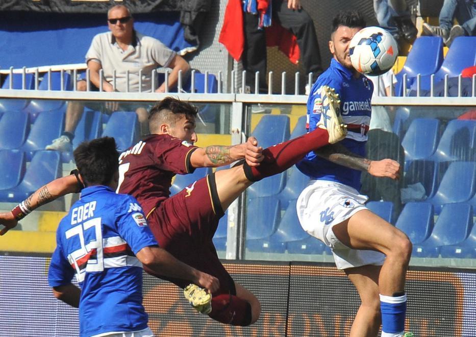 Oggi firma Maicon, la freccia a destra 