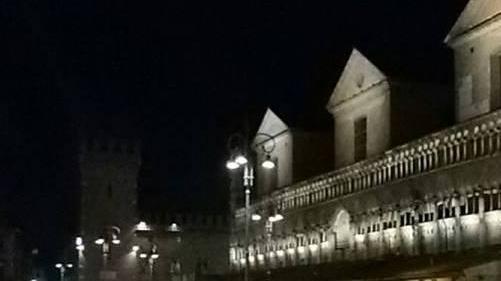 Si accende la piazza stasera Passeggiata in centro storico