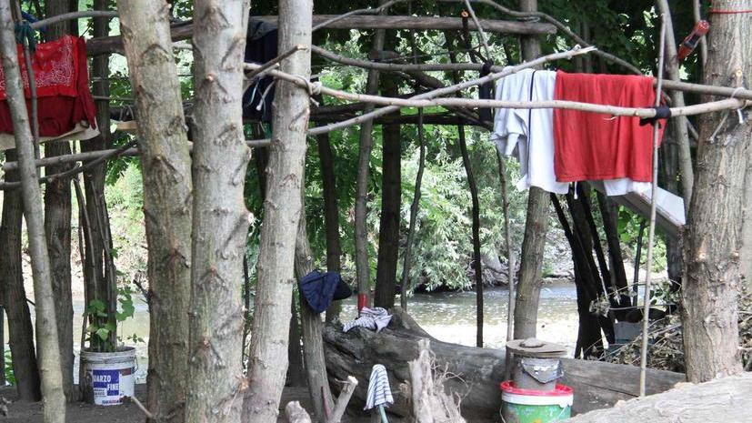 “Allarme incendio”, ma era il barbecue dei baraccati del Bisenzio