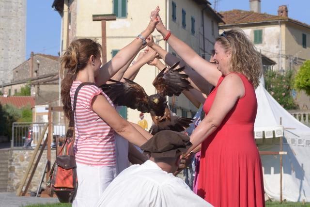 Grande folla all’assedio di Serravalle Pistoiese 