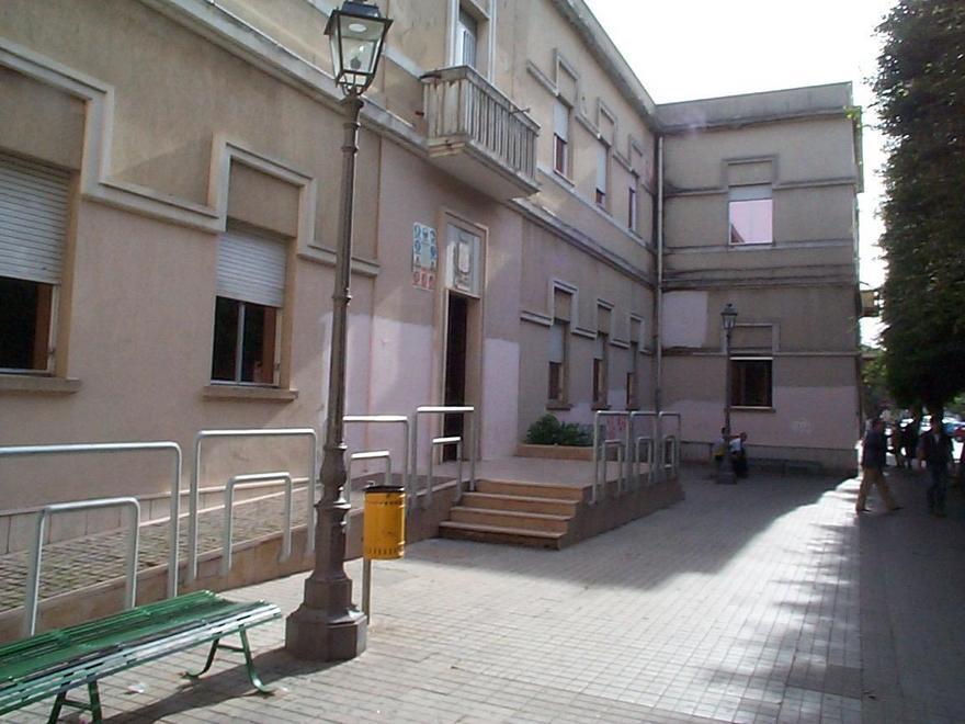 Tutti alla festa del santo patrono, la banda dello smeriglio ruba gioielli in casa di un imprenditore 