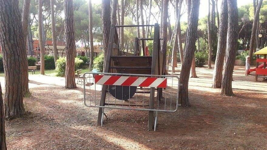 Si rompe un giochino nella pineta Marradi, ferito un bambino