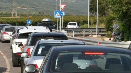 Traffico intenso all’uscita Fino a 6 chilometri di fila