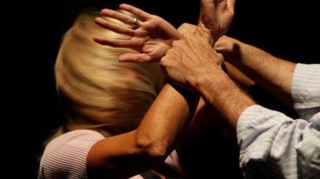 Stalking, i mille volti della violenza