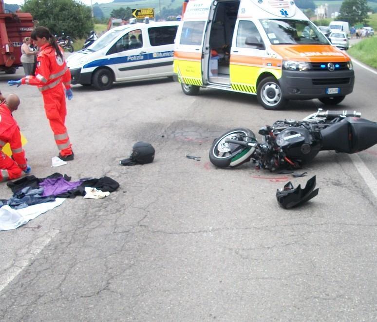 Tampona trattore, ferito 39enne 