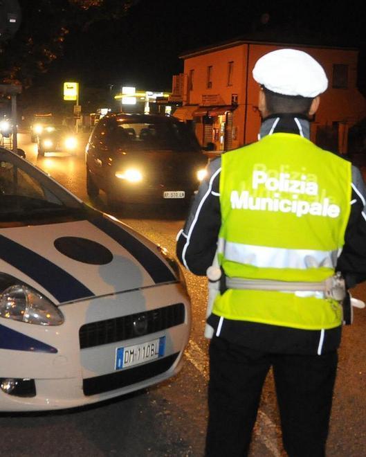 Municipale in strada: multe e sequestri
