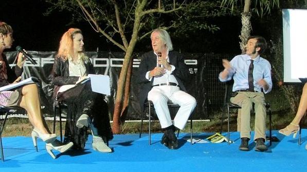 La commedia anni ’50 è sbarcata ai Lidi con Vanzina