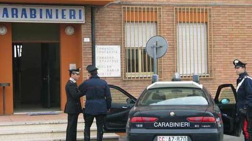 Scoperto e arrestato mentre cede una dose di cocaina