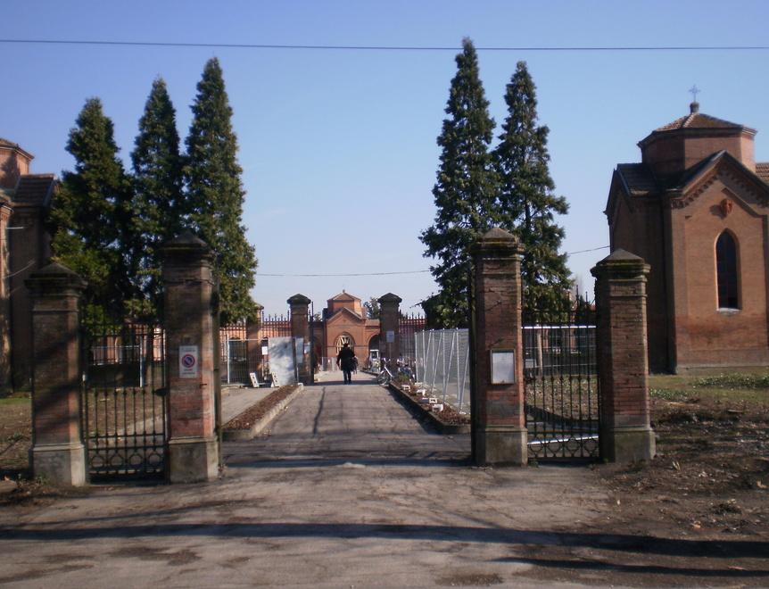 Ladri in azione al cimitero 