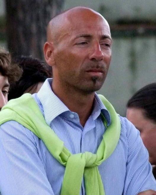 Il cantautore del gol torna in viola 