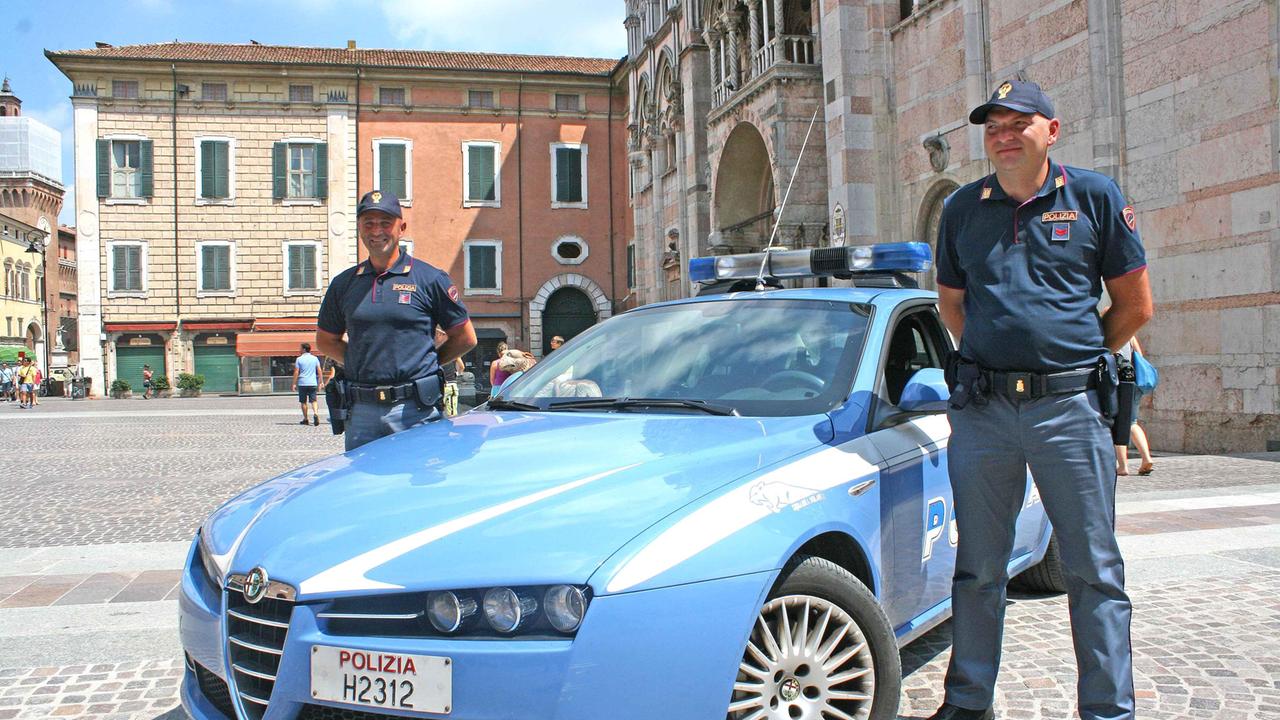 le nuove divise degli agenti di polizia