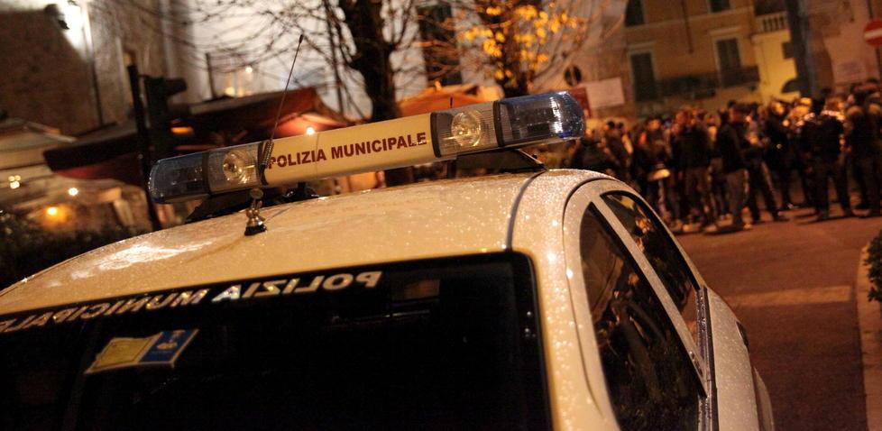 Artisti di strada spericolati: cacciati dal centro storico 