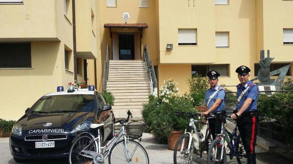 Ruba biciclette in centro Denunciato ventunenne