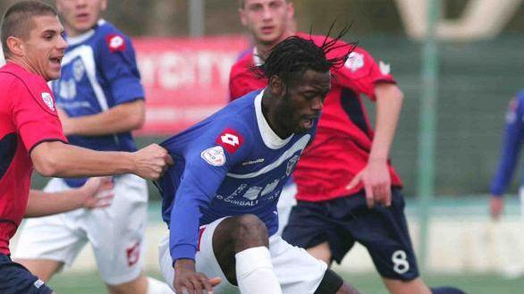 Colpo della Nuorese, arriva il bomber Laurent Amassoka