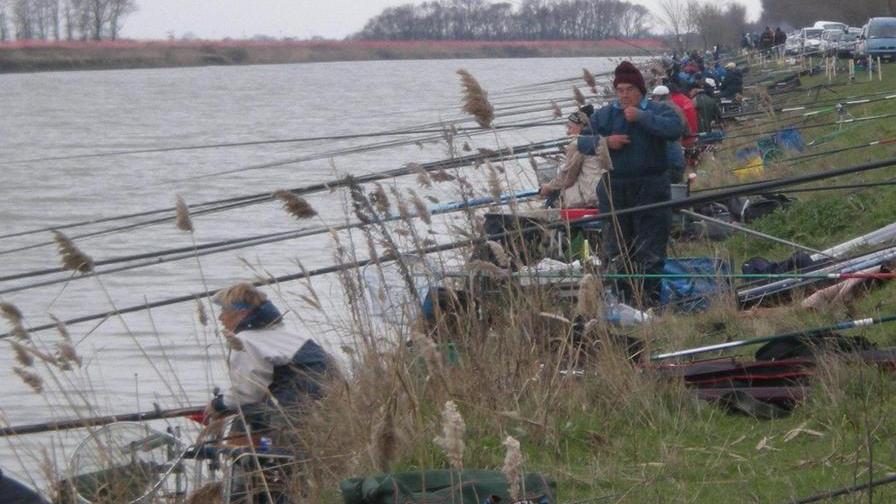 Pesca della carpa a rischio appassionati in allarme