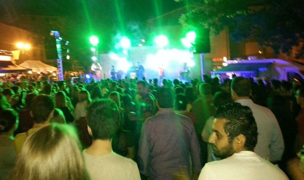 Notte Rosa affollata a Castelnovo 
