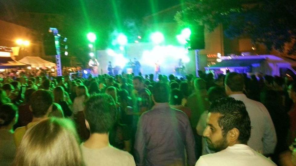 Notte Rosa affollata a Castelnovo