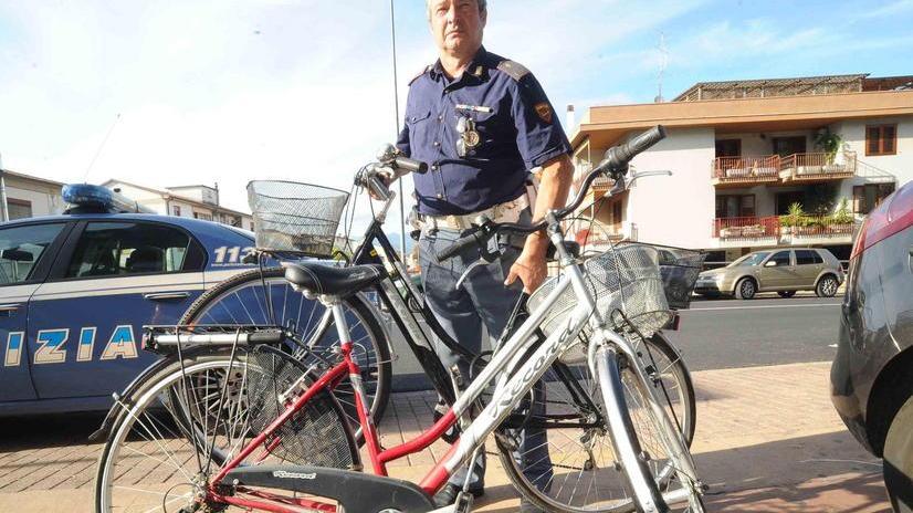 Denunciato con un carico di bici rubate ai turisti