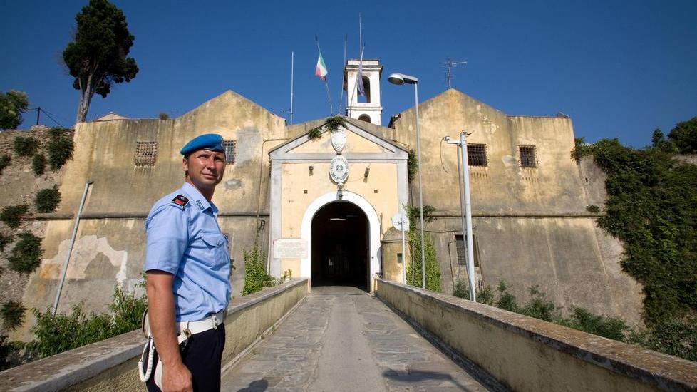 Detenuto muore a Porto Azzurro